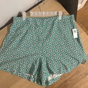 Old navy summer shorts with pockets!